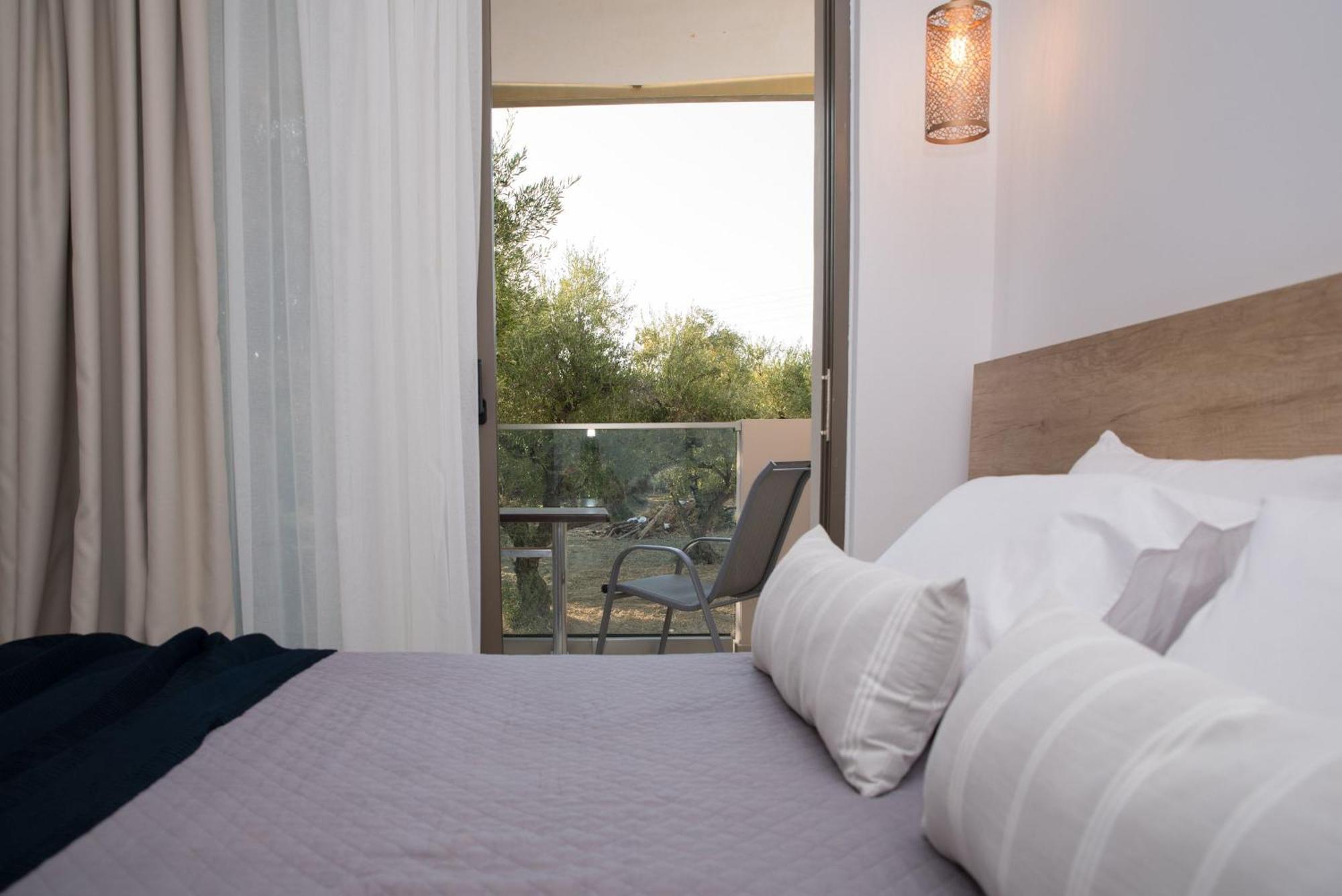 Aphrodite & - 140m From The Beach, By Zantewize Aparthotel