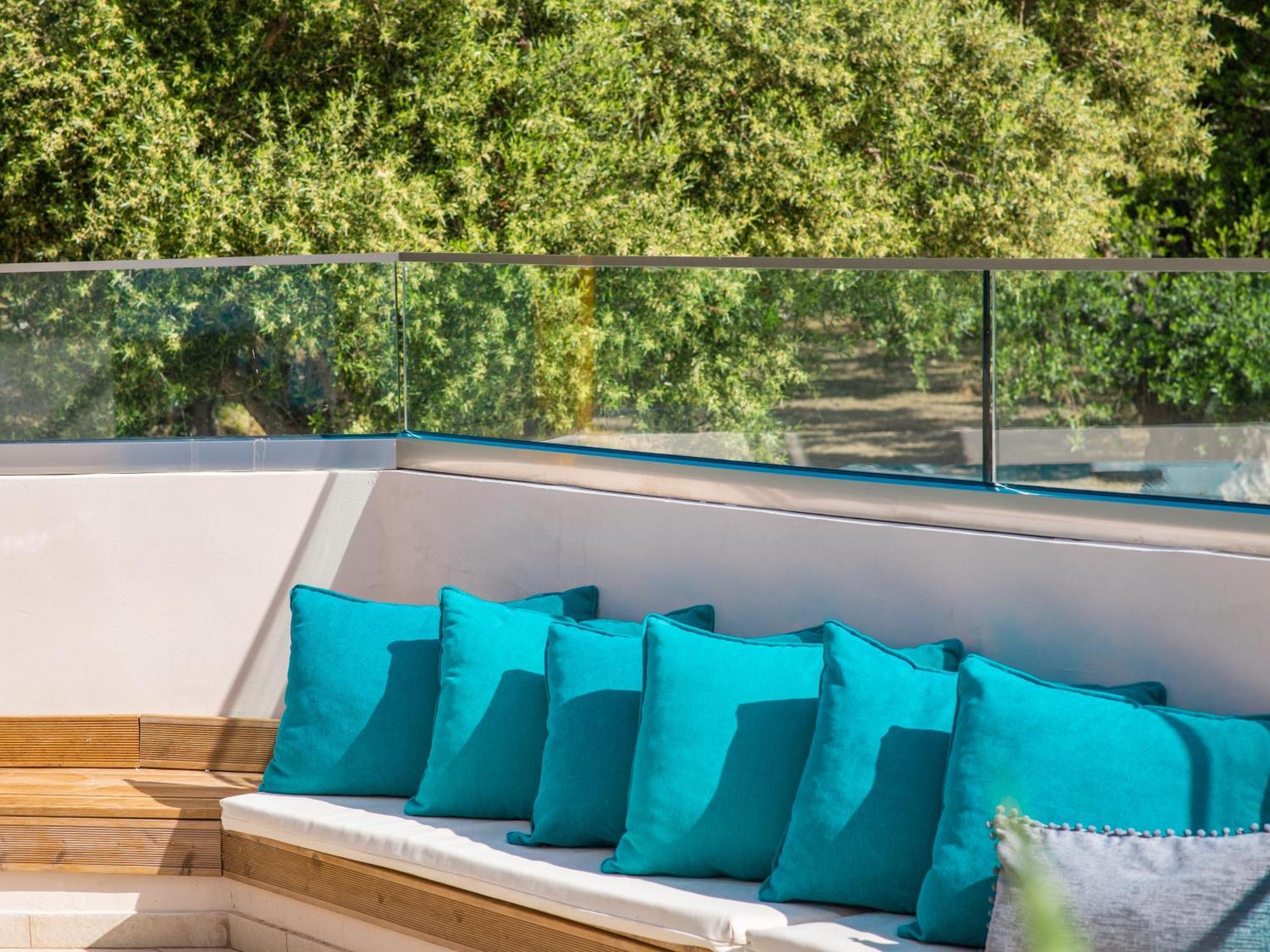 Aphrodite & - 140m From The Beach, By Zantewize Aparthotel